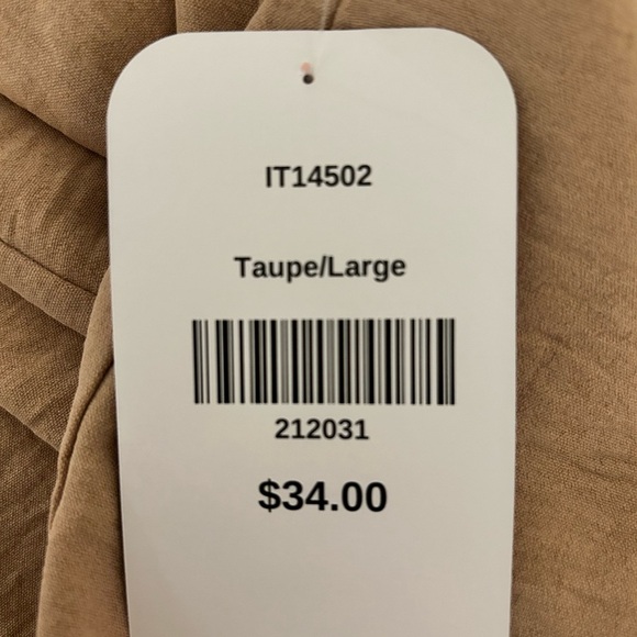 Women’s Blouse - Picture 6 of 6